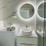 Global View 22th Floor Premium By Bookinghost *