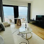 Global View 22th Floor Premium By Bookinghost *