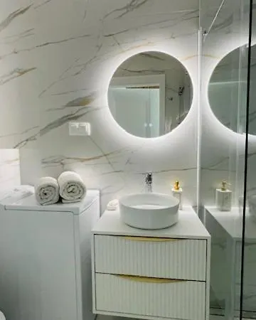 Global View 22th Floor Premium By Bookinghost *