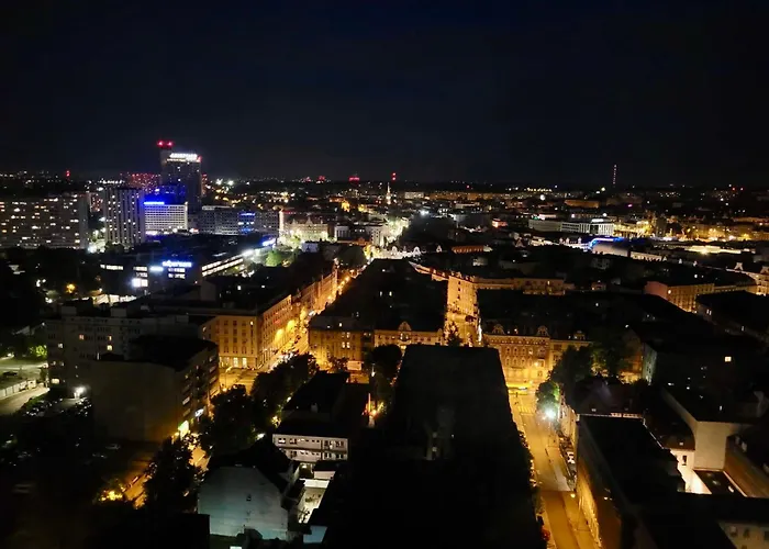 Global View 22th Floor Premium By Bookinghost *